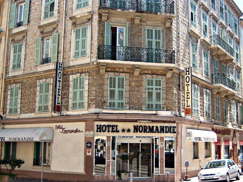 Ozz By Happyculture Hostel *