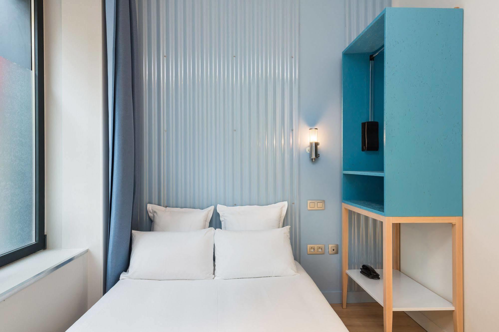 Ozz By Happyculture Hostel *